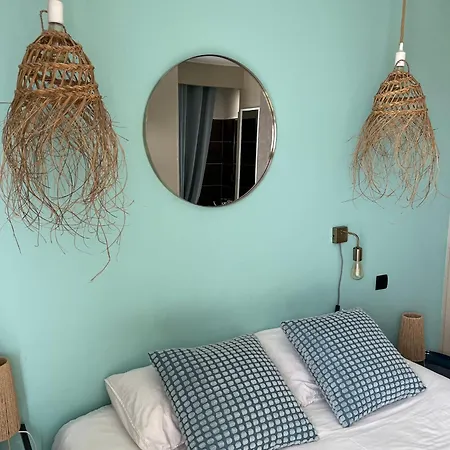 A La Voile Blanche 3*