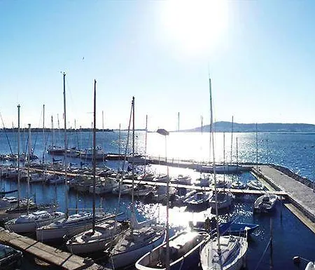 A La Voile Blanche