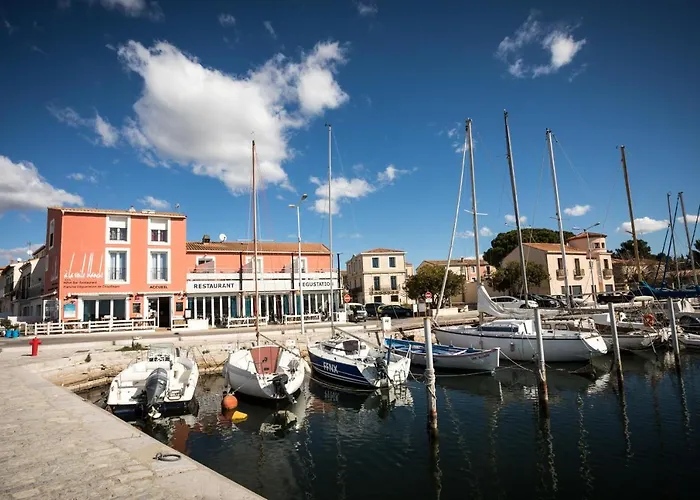 A La Voile Blanche بوزيجويس