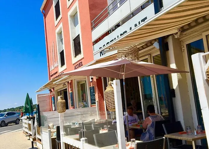 A La Voile Blanche بوزيجويس