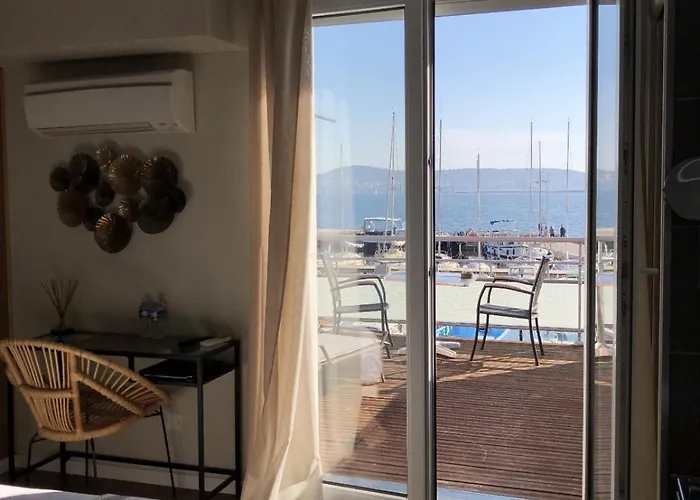 A La Voile Blanche Bouzigues